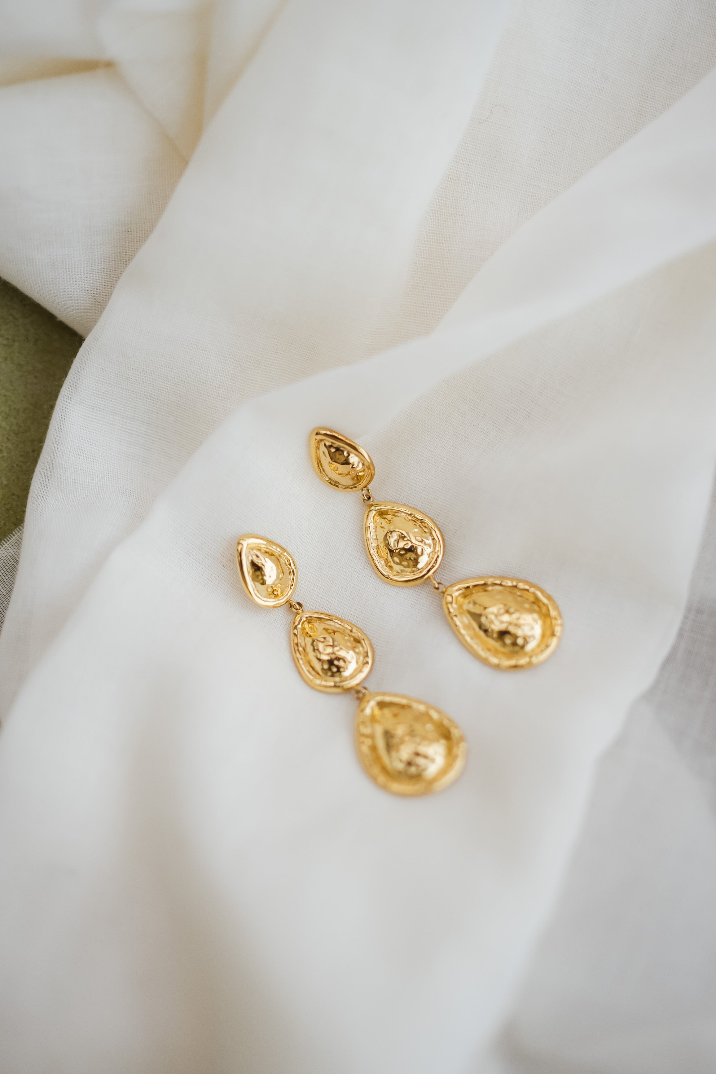 Boucles d'oreilles dorées Tesna