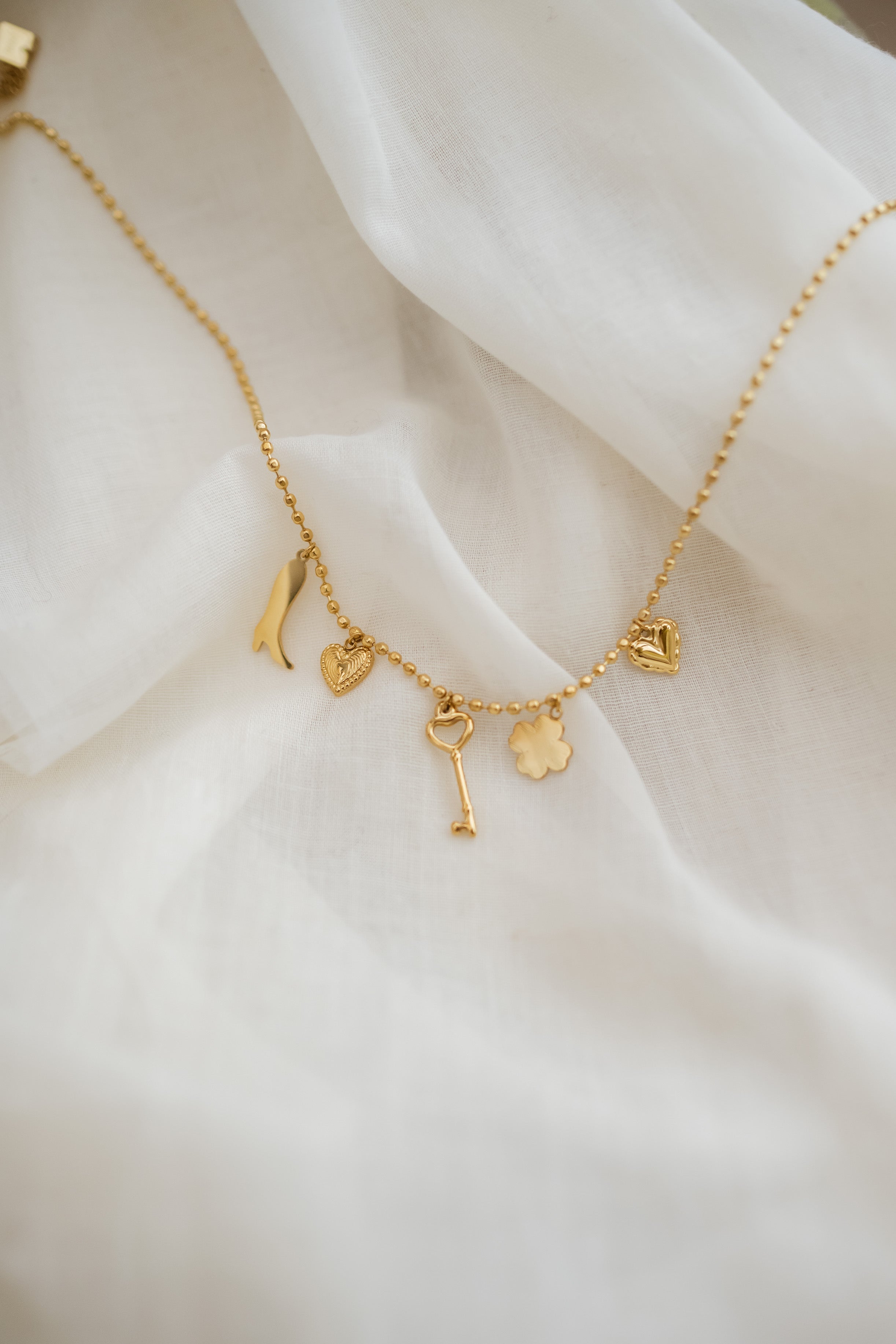 Collier Mani doré
