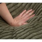 Canapé-lit Harmonia 109 W surdimensionné en velours côtelé, siège profond, double méridienne avec 4 oreillers