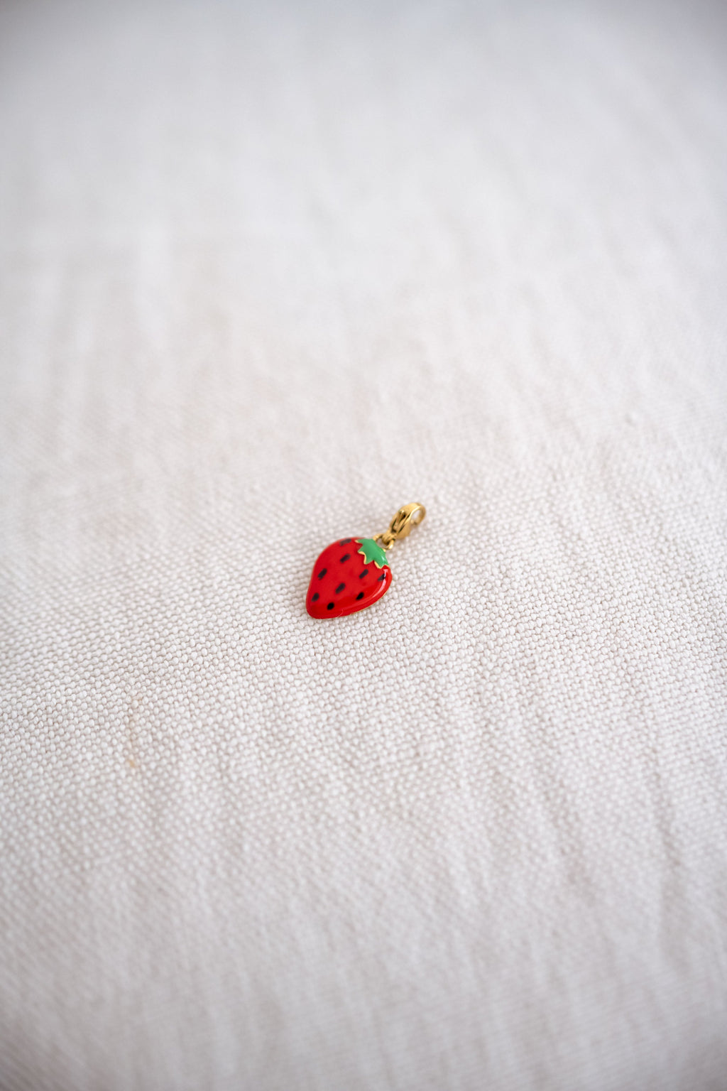 Pendentif Fraise Rouge et Doré