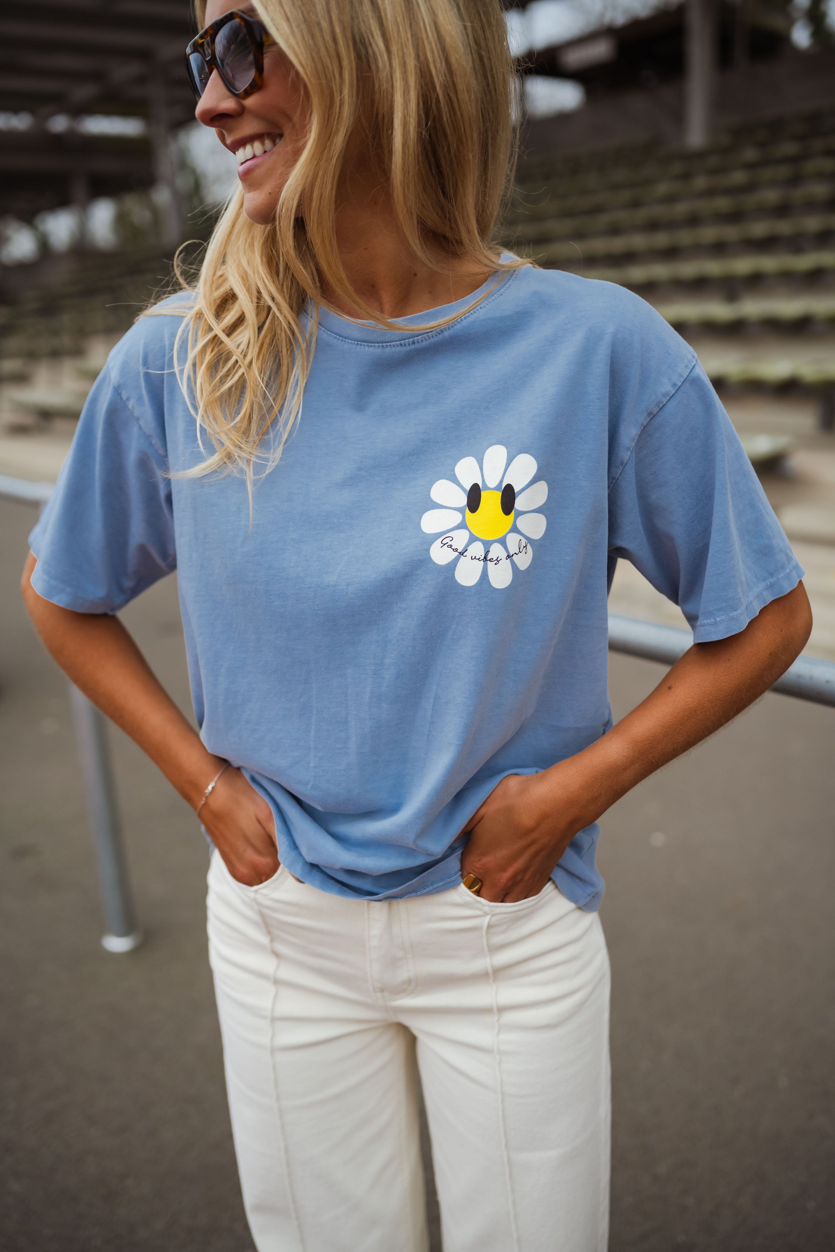 T-shirt Marguerite bleu ciel