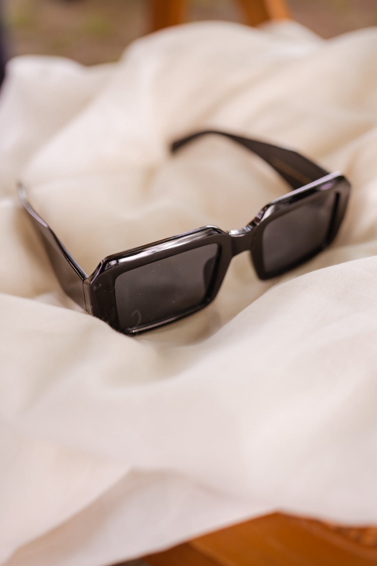 Lunettes de soleil noires Magy