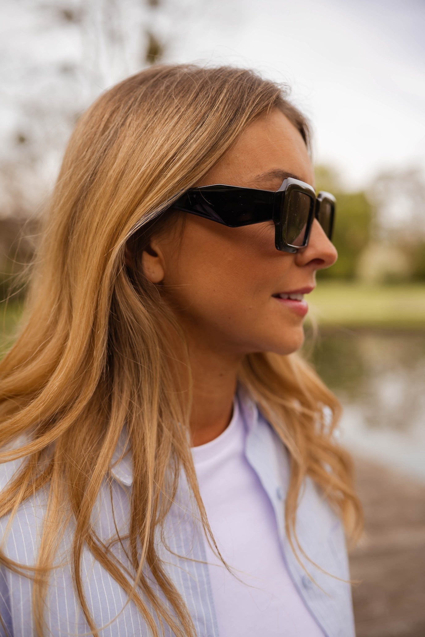 Lunettes de soleil noires Magy