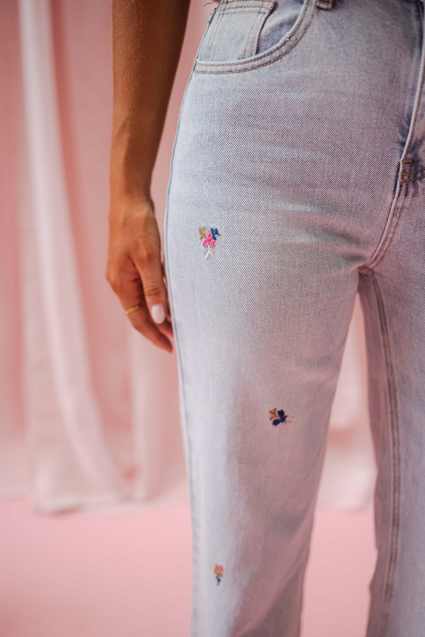 Jean Anabella bleu à fleurs