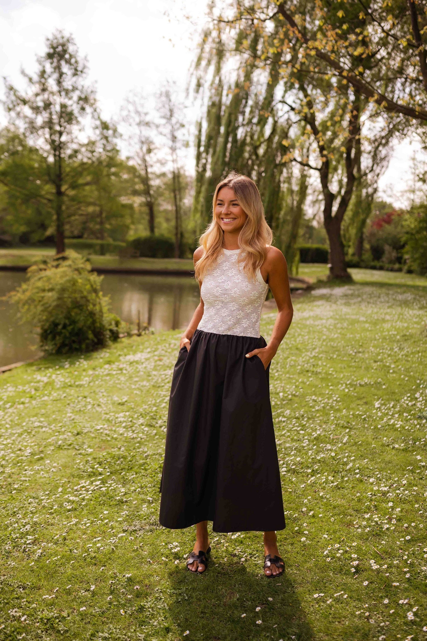 Robe Deborah écrue et noire