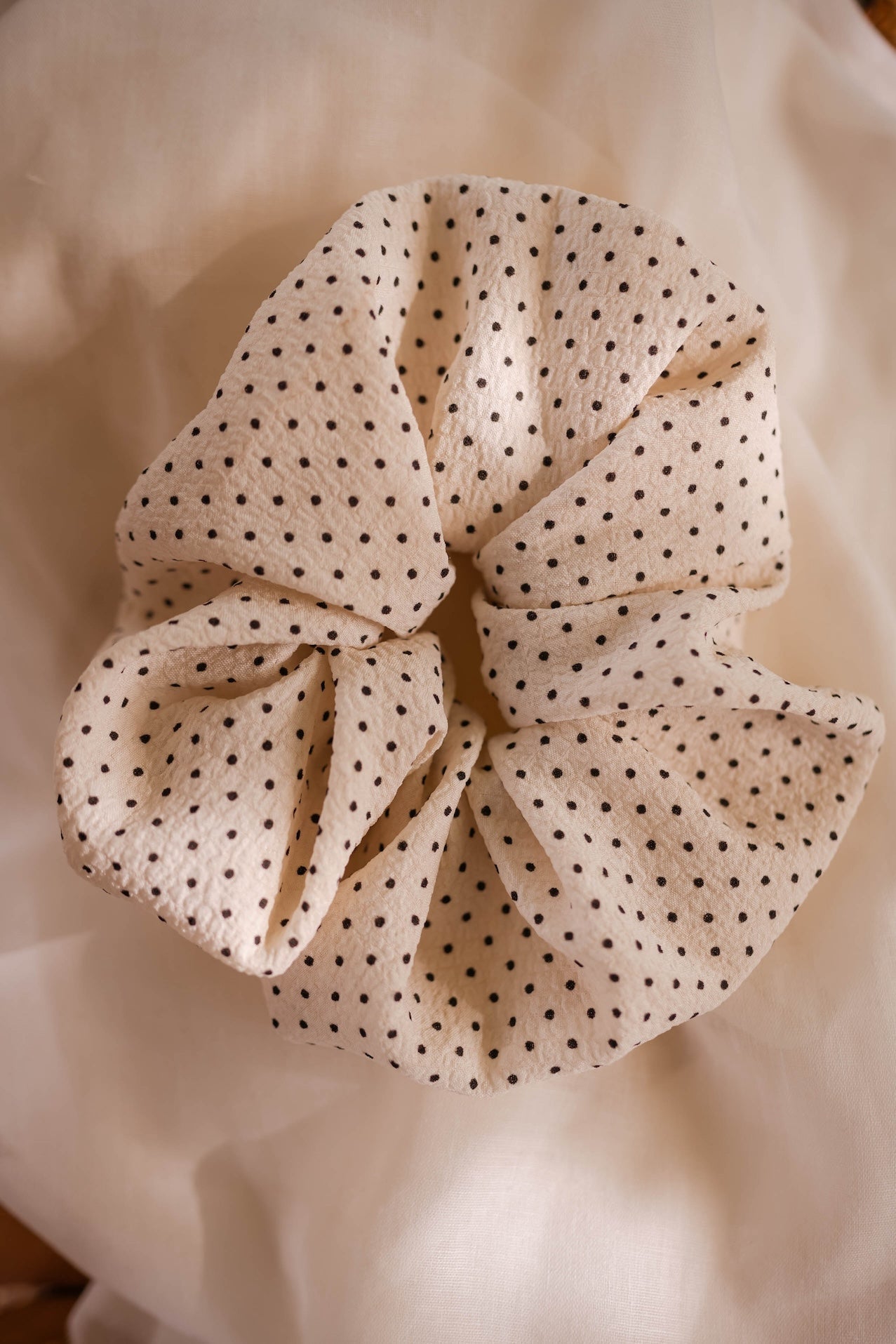 Chouchou Esta à pois écru et noir