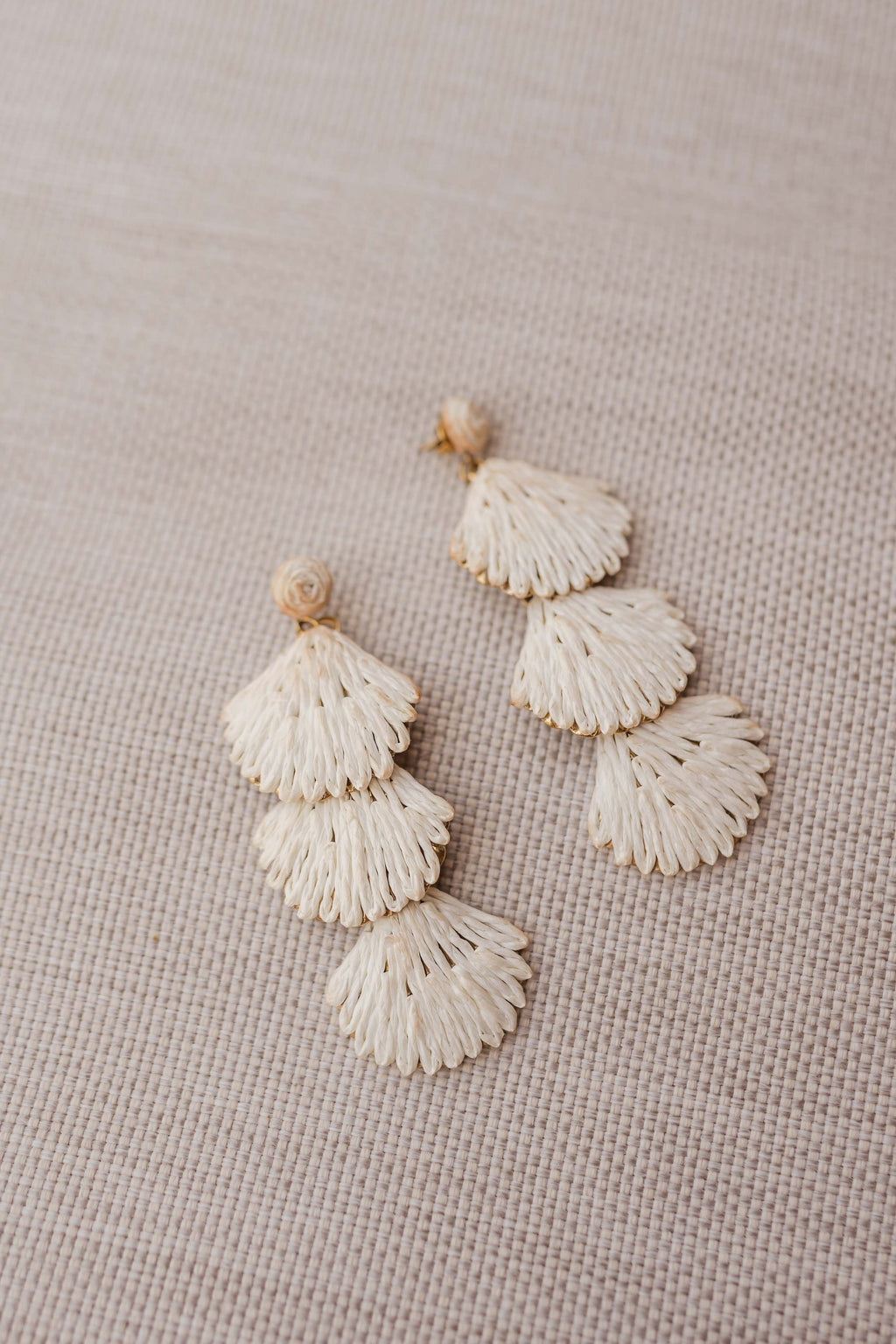 Boucles d'oreilles Essa écrues