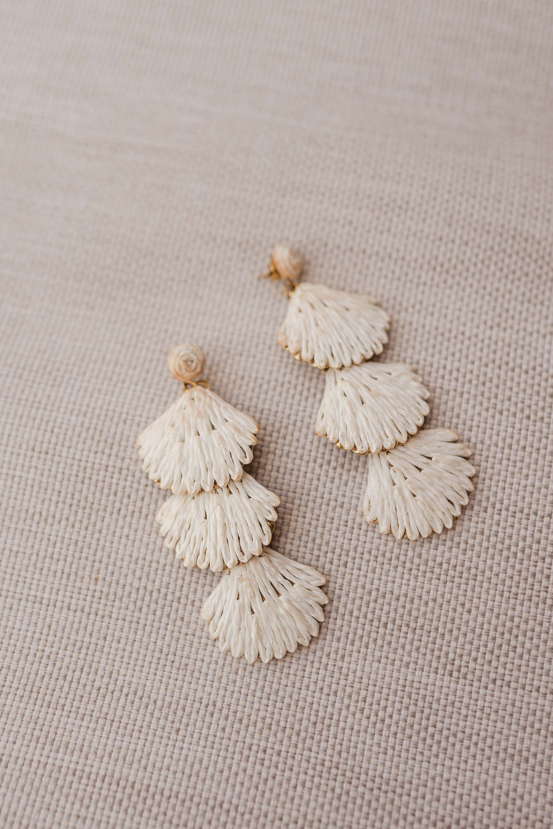 Boucles d'oreilles Essa écrues