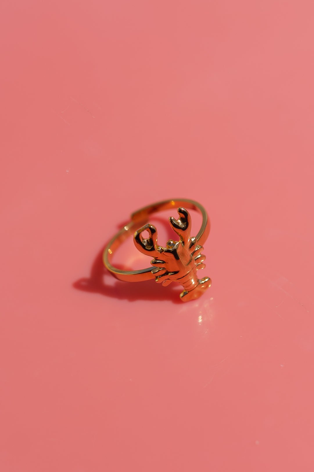 Bague de homard dorée