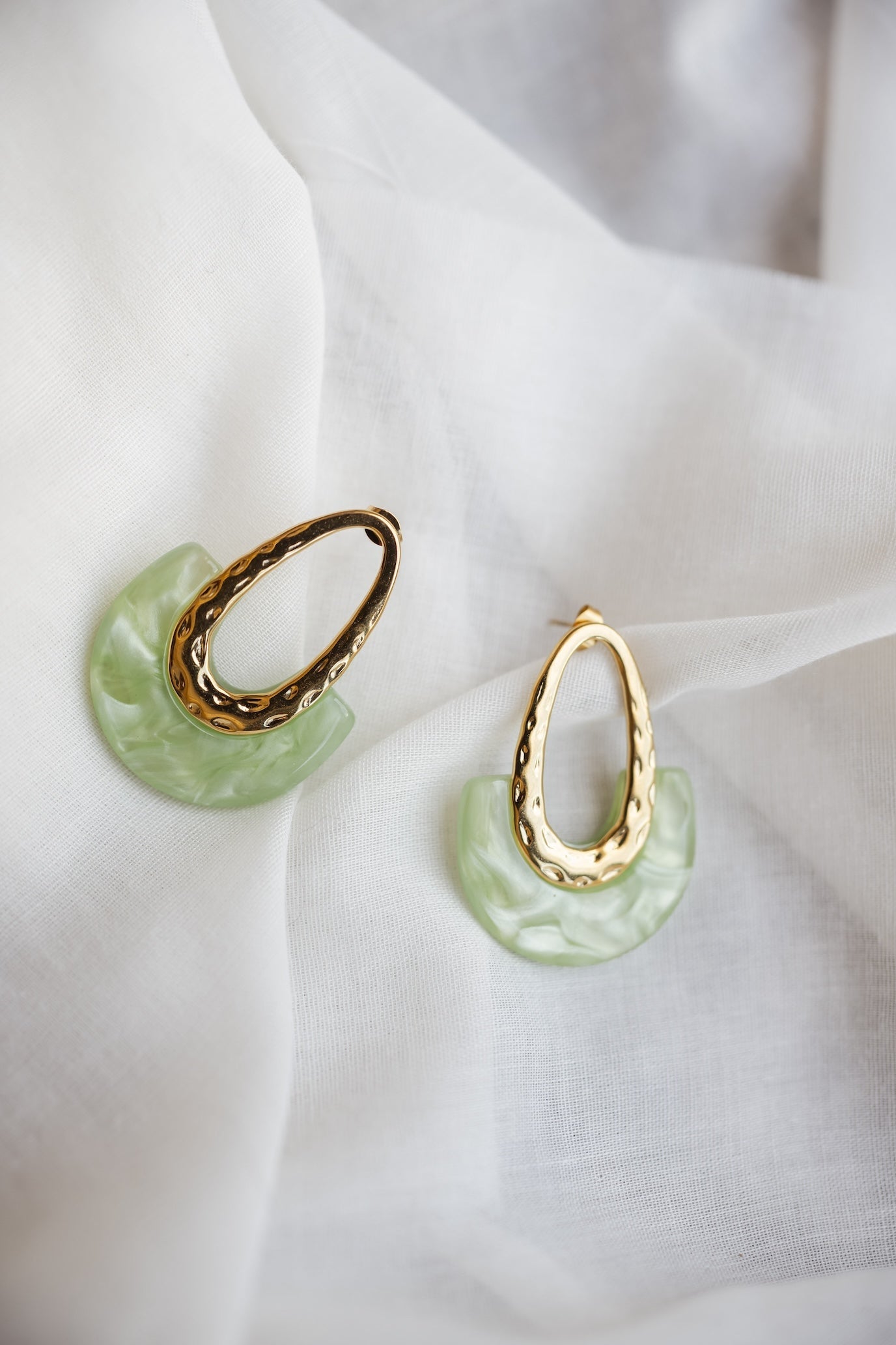 Boucles d'oreilles Bila dorées et vertes