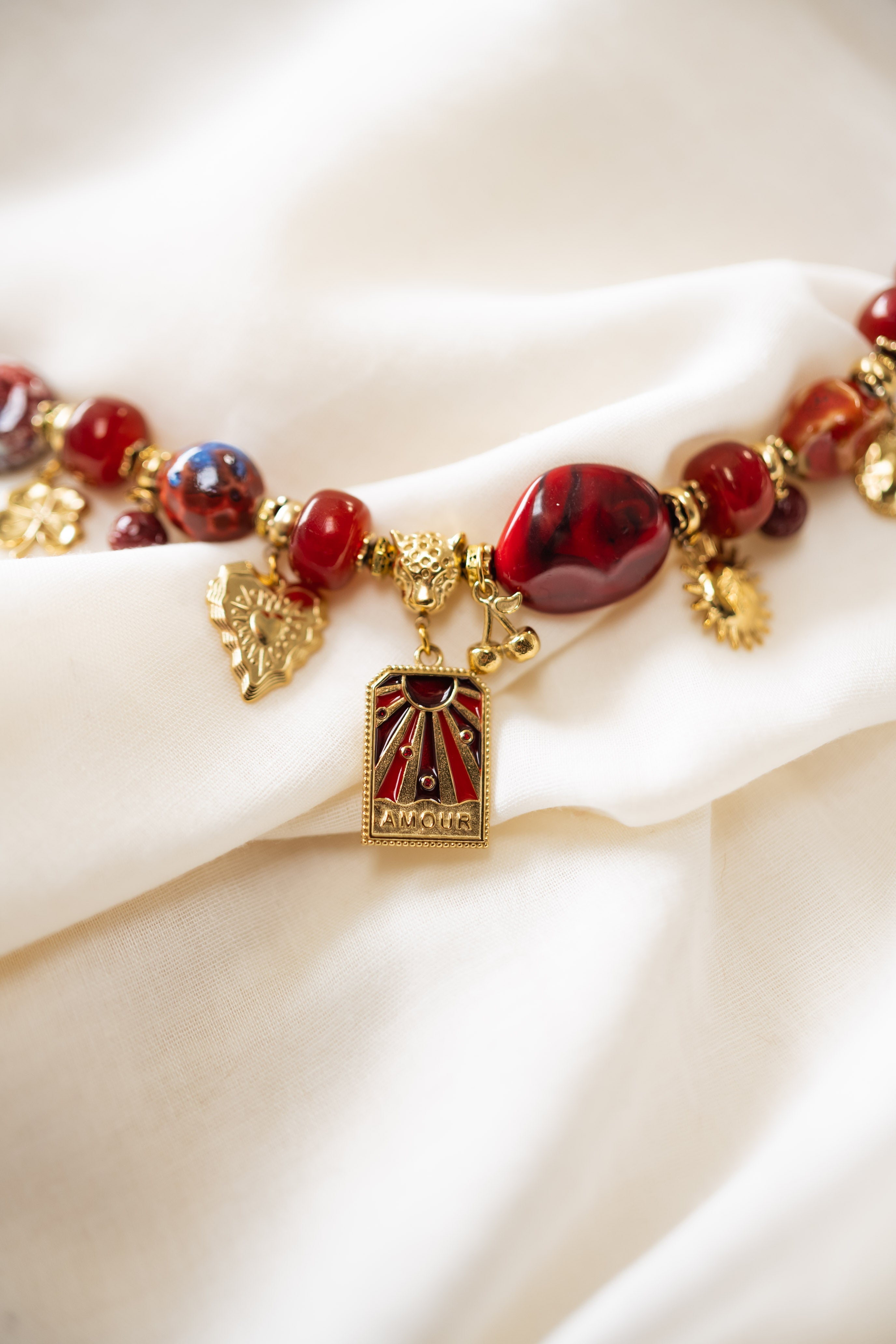 Collier Olpha bordeaux et or