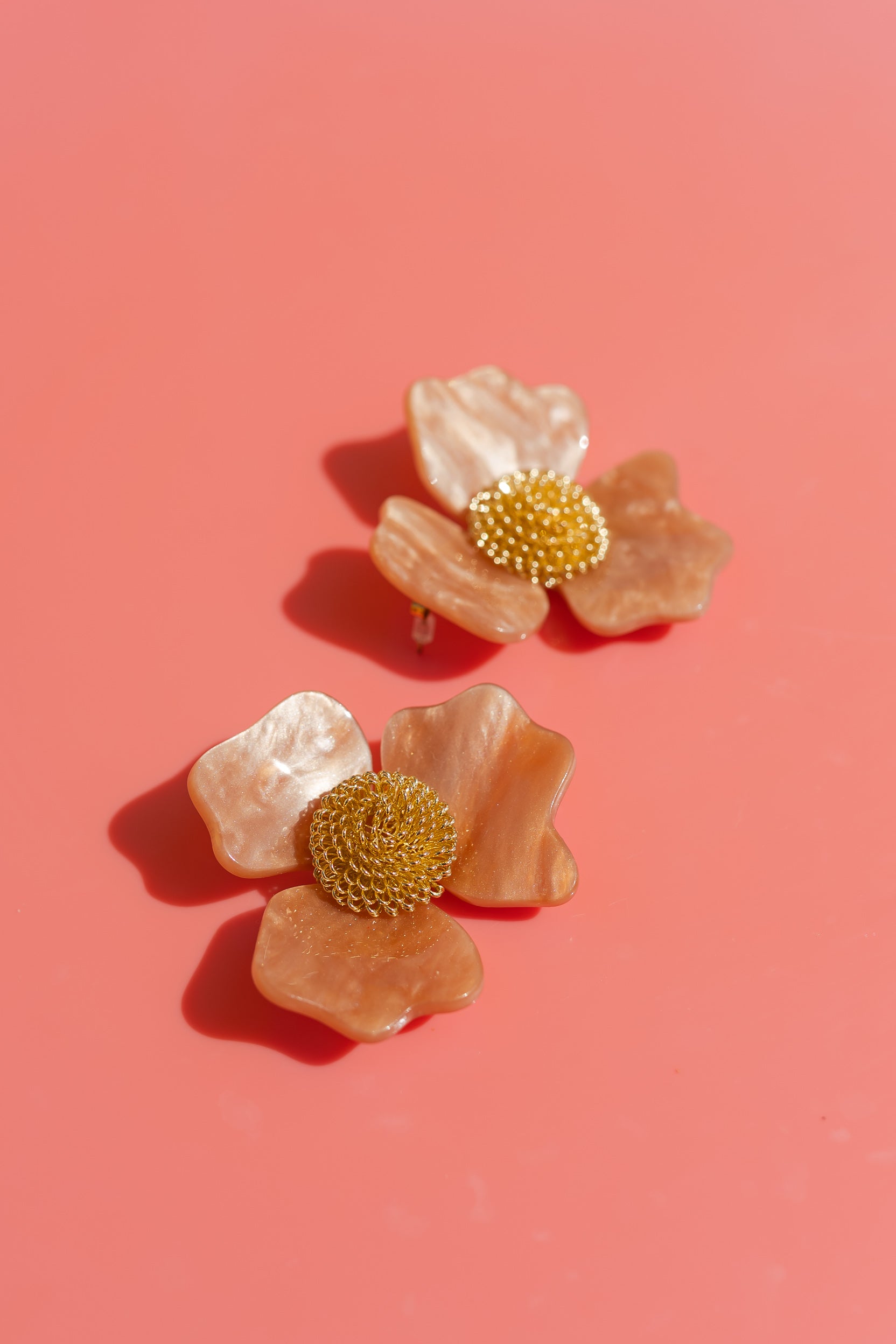Boucles d'oreilles Blume roses et dorées