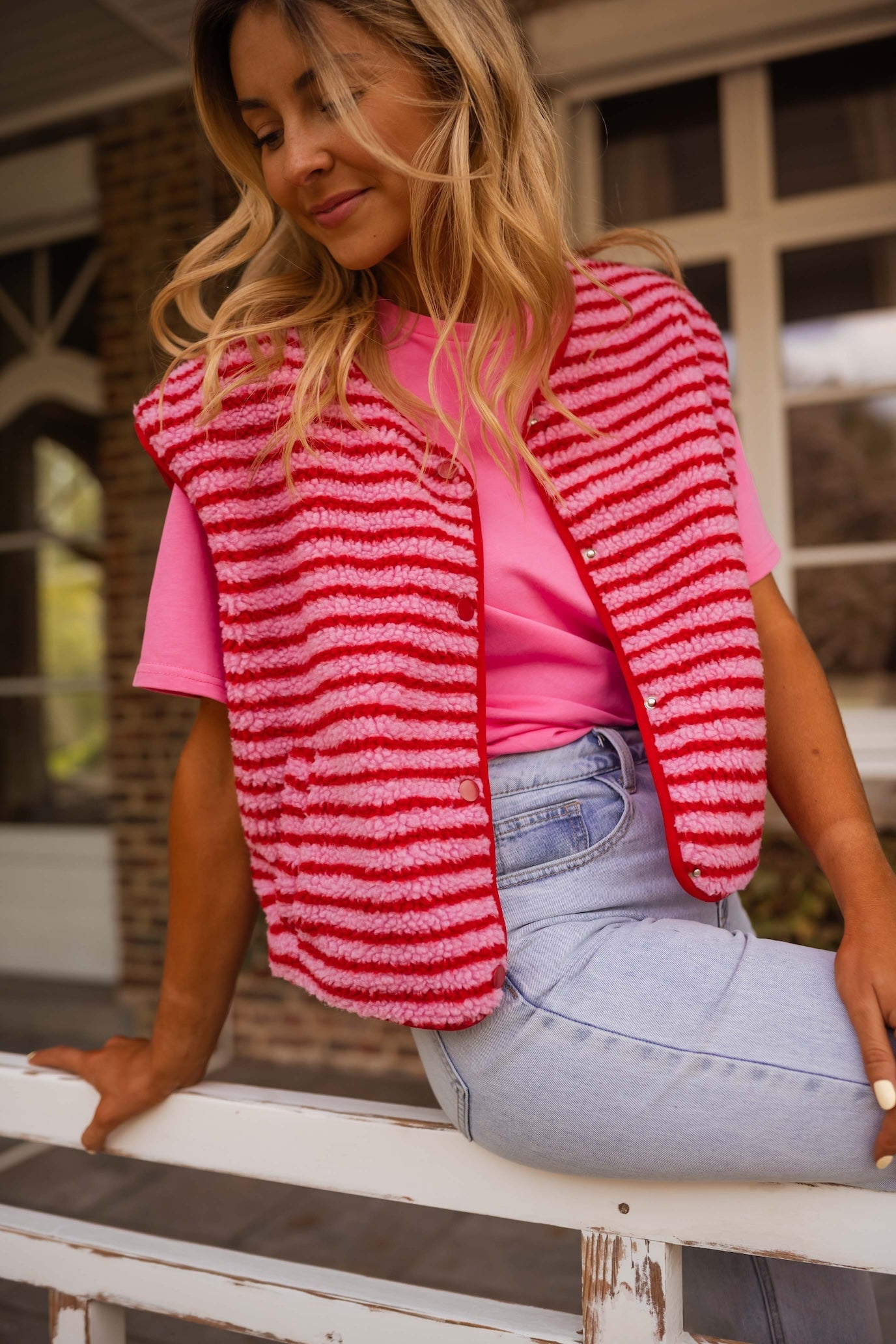 Gilet Taoh à rayures roses et rouges