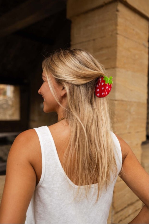 Pince à cheveux fraise rouge