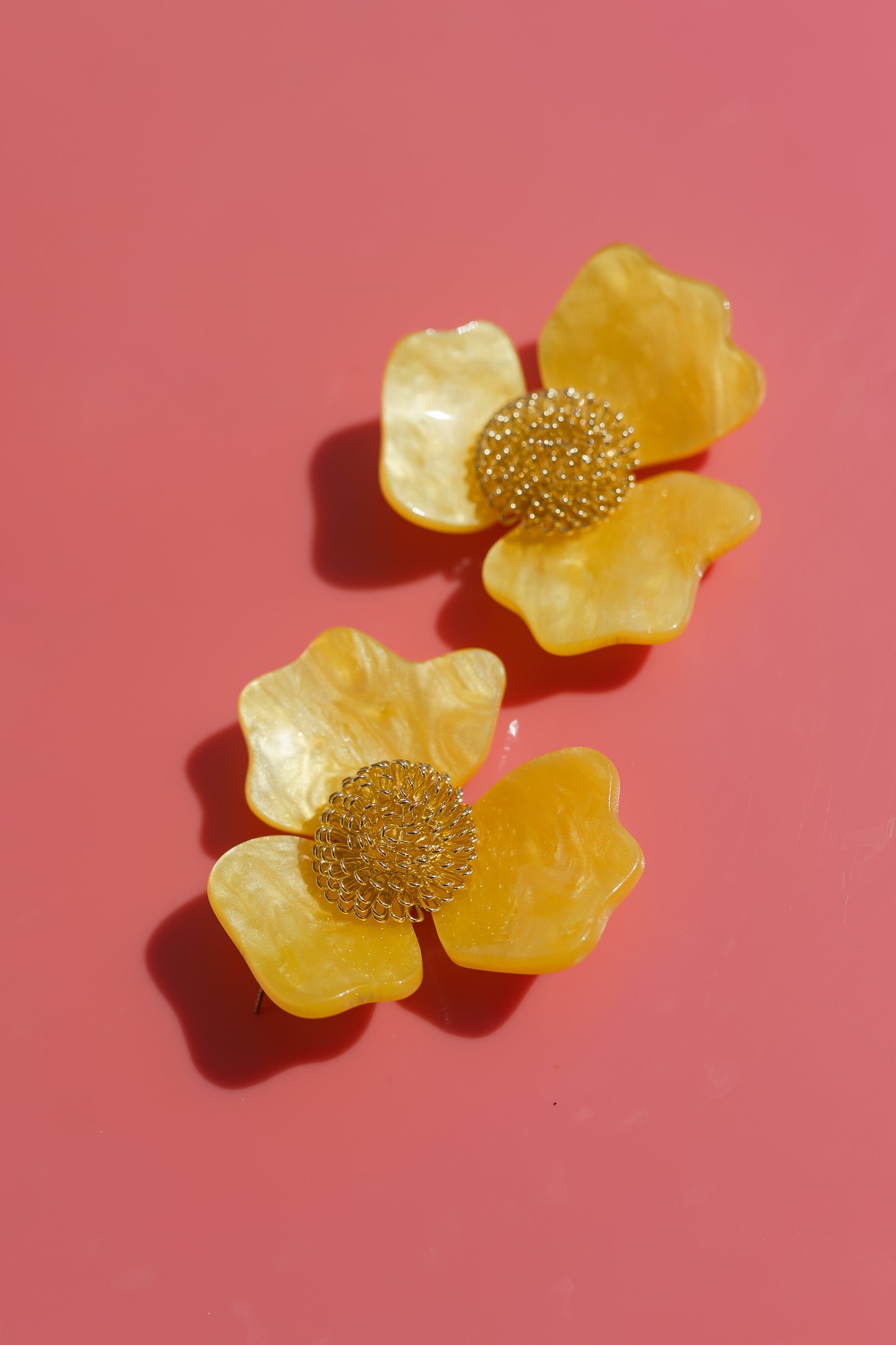 Boucles d'oreilles Blume jaune et or
